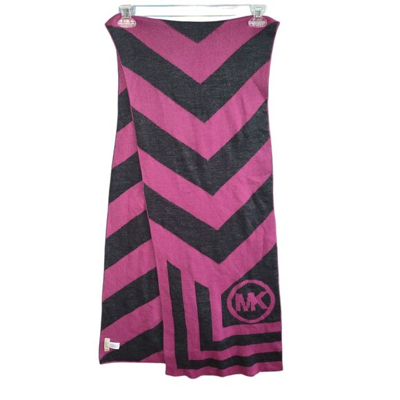 Michael Kors Chevron Stripe Logo Scarf - Picture 4 of 9